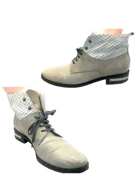 FREDA SALVADOR GRAY LEATHER & SNAKESKIN-EMBOSSED CHUKKA BOOTS (7M)